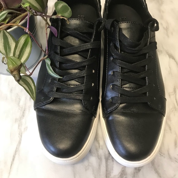 Kenneth Cole Reaction Tennis Shoes 